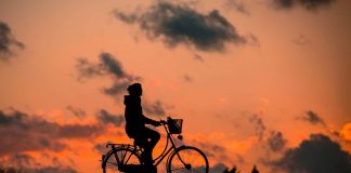 Bicicleta al atardecer