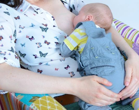 ¿Qué es el reflujo gastroesofágico en lactantes?