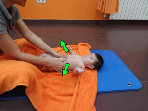 masaje infantil presiones suaves vientre